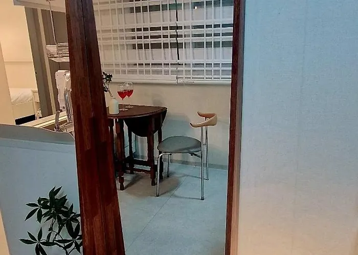 Apartamento February Special Offer Hongdae Family 6 Pax Renovated Kids Friendly Near Airport Railroad 9min Walk From Hongdae Station #hongdae #familytrip #6guests #yeonnampark 무료주차 무료와이파이 무료넷플릭스 호텔식침구 제공