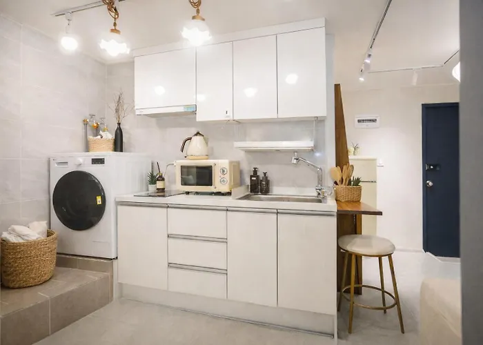 Apartamento February Special Offer Hongdae Family 6 Pax Renovated Kids Friendly Near Airport Railroad 9min Walk From Hongdae Station #hongdae #familytrip #6guests #yeonnampark 무료주차 무료와이파이 무료넷플릭스 호텔식침구 제공 Seul