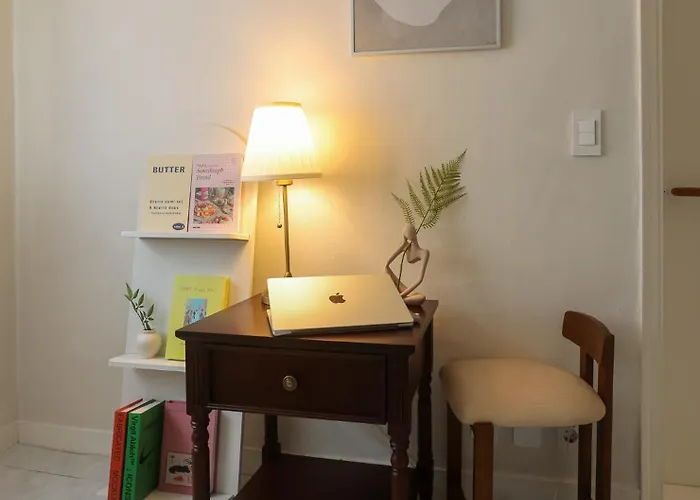 February Special Offer Hongdae Family 6 Pax Renovated Kids Friendly Near Airport Railroad 9min Walk From Hongdae Station #hongdae #familytrip #6guests #yeonnampark 무료주차 무료와이파이 무료넷플릭스 호텔식침구 제공 Apartamento Seul