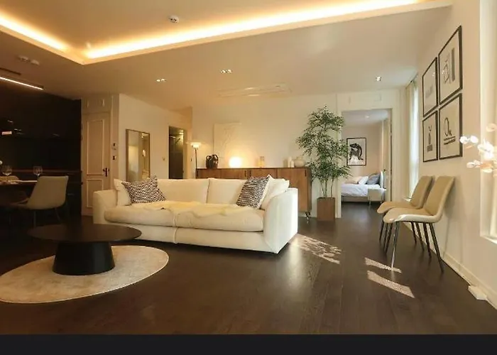 February Special Offer Hongdae Family 6 Pax Renovated Kids Friendly Near Airport Railroad 9min Walk From Hongdae Station #hongdae #familytrip #6guests #yeonnampark 무료주차 무료와이파이 무료넷플릭스 호텔식침구 제공 * Seul